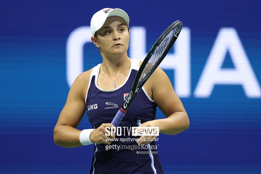 애슐리 바티, WTA 선정한 '올해의 선수'…생애 두 번째 영광