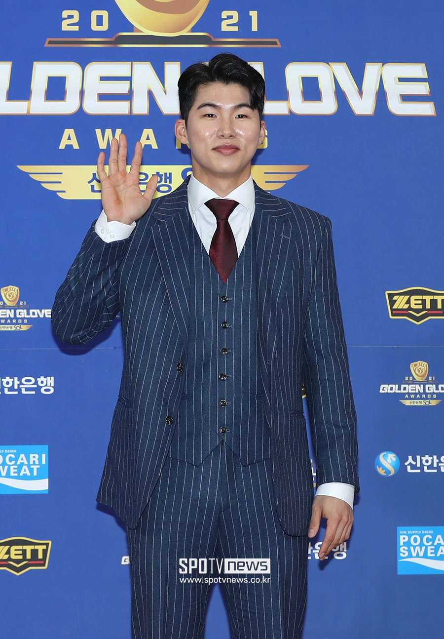 [포토S] 김혜성, '스트라이프 슈트 입고'