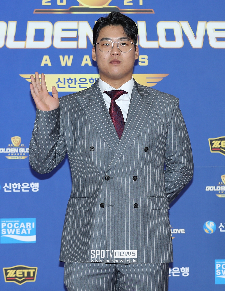 [포토S] 강백호, '골든글러브 왔어요'