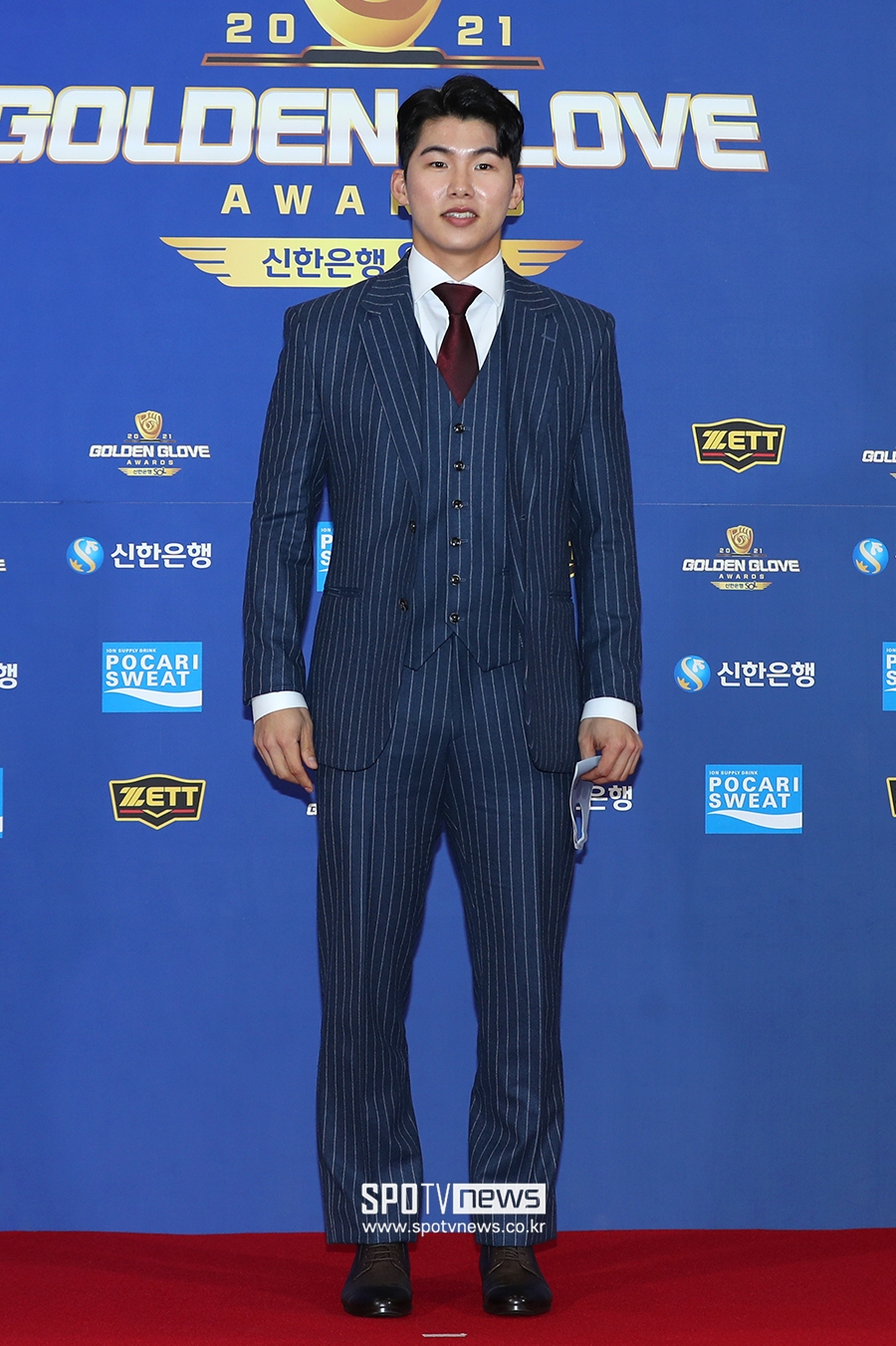 [포토S] 김혜성, '스트라이프 슈트 멋지게 입고'