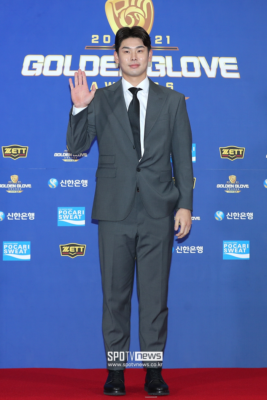 [포토S] 홍창기 ,차분하게 손인사