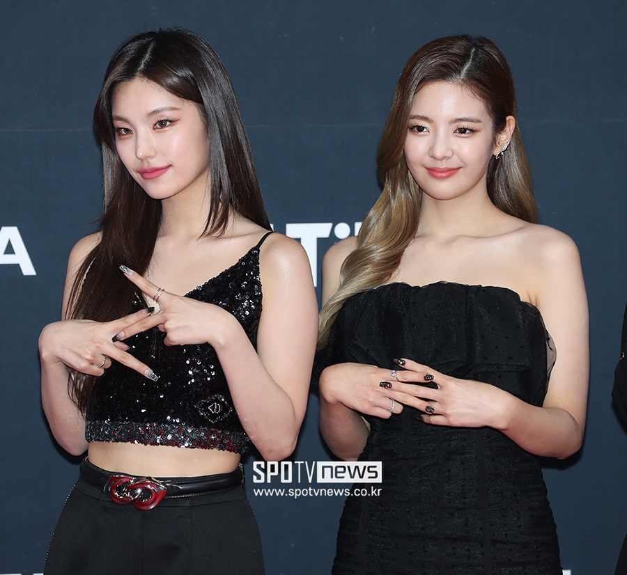 [포토S] 있지 예지-리아, '사랑스러워'