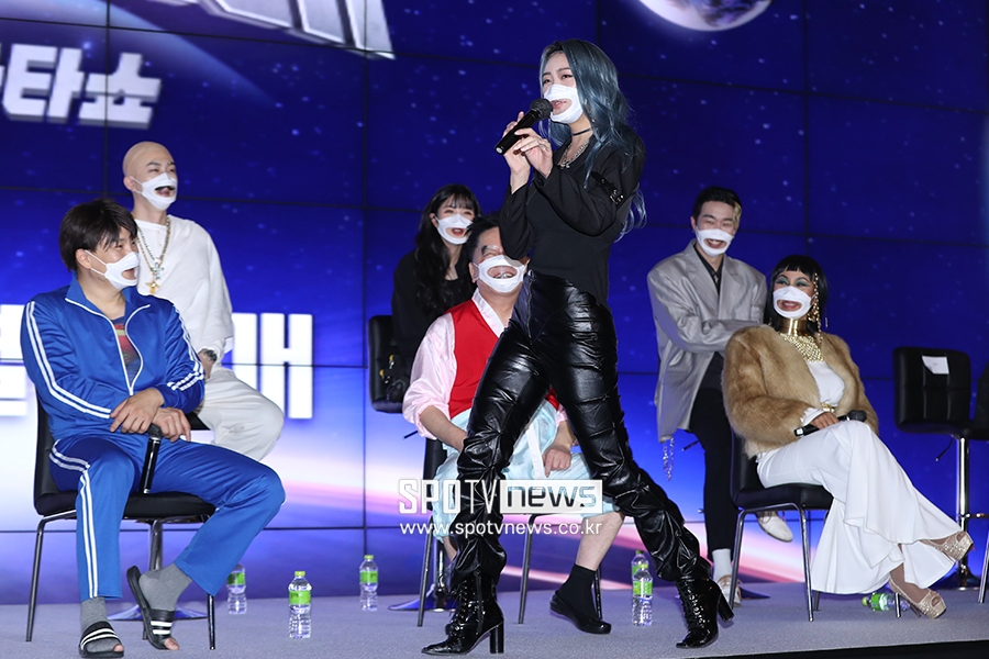 [포토S] 수빈, '무대 중앙으로 성큼성큼'