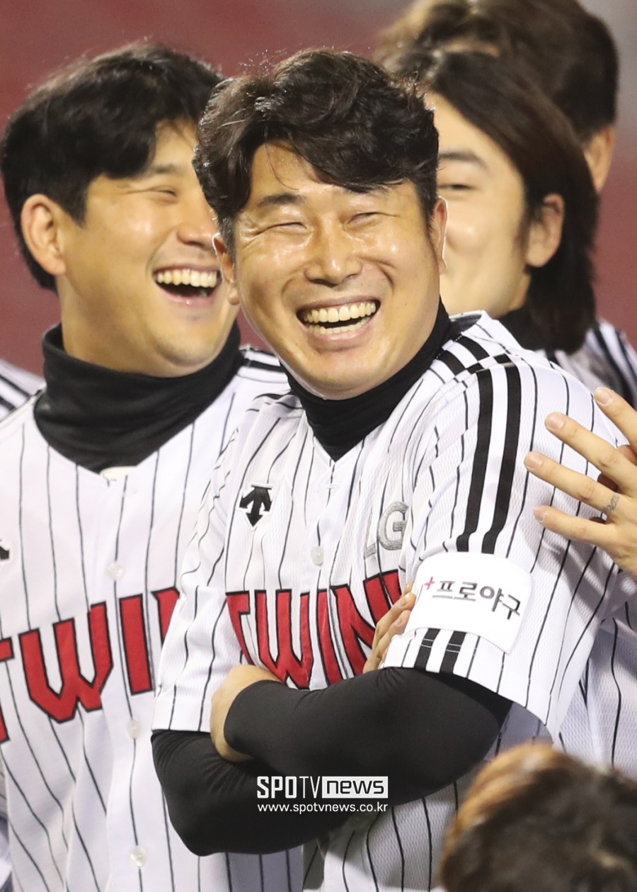 이성우의 낯선 12월 "7시 반에 눈떠서 아이들 씻기고 옷 입히고…"