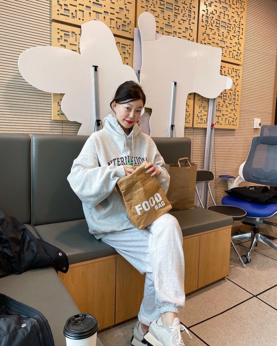 '61세' 최화정, 누가 대신 나이 먹어줬나…새내기 패션도 찰떡이네