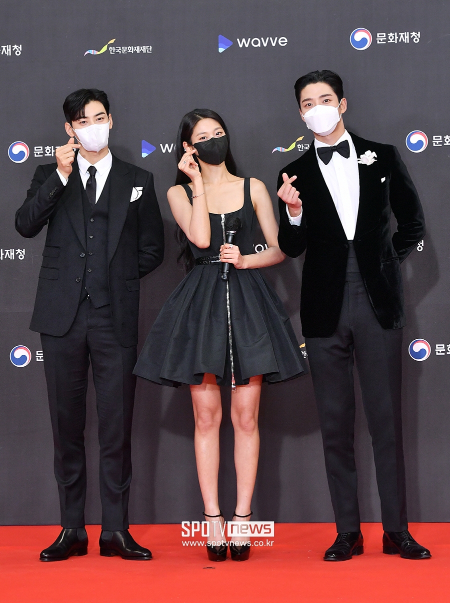 [포토S] 차은우-설현-로운, 가요대축제 MC!