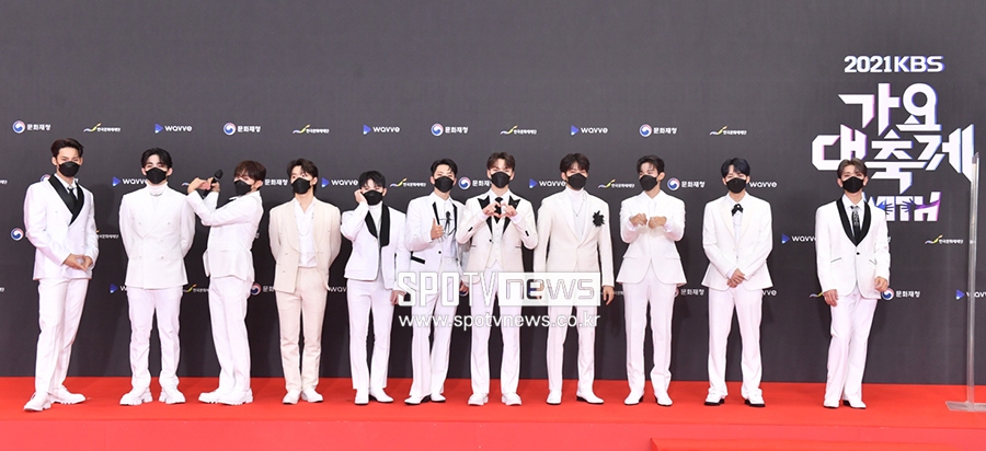 [포토S] 세븐틴, '레드카펫을 꽉 채우며'
