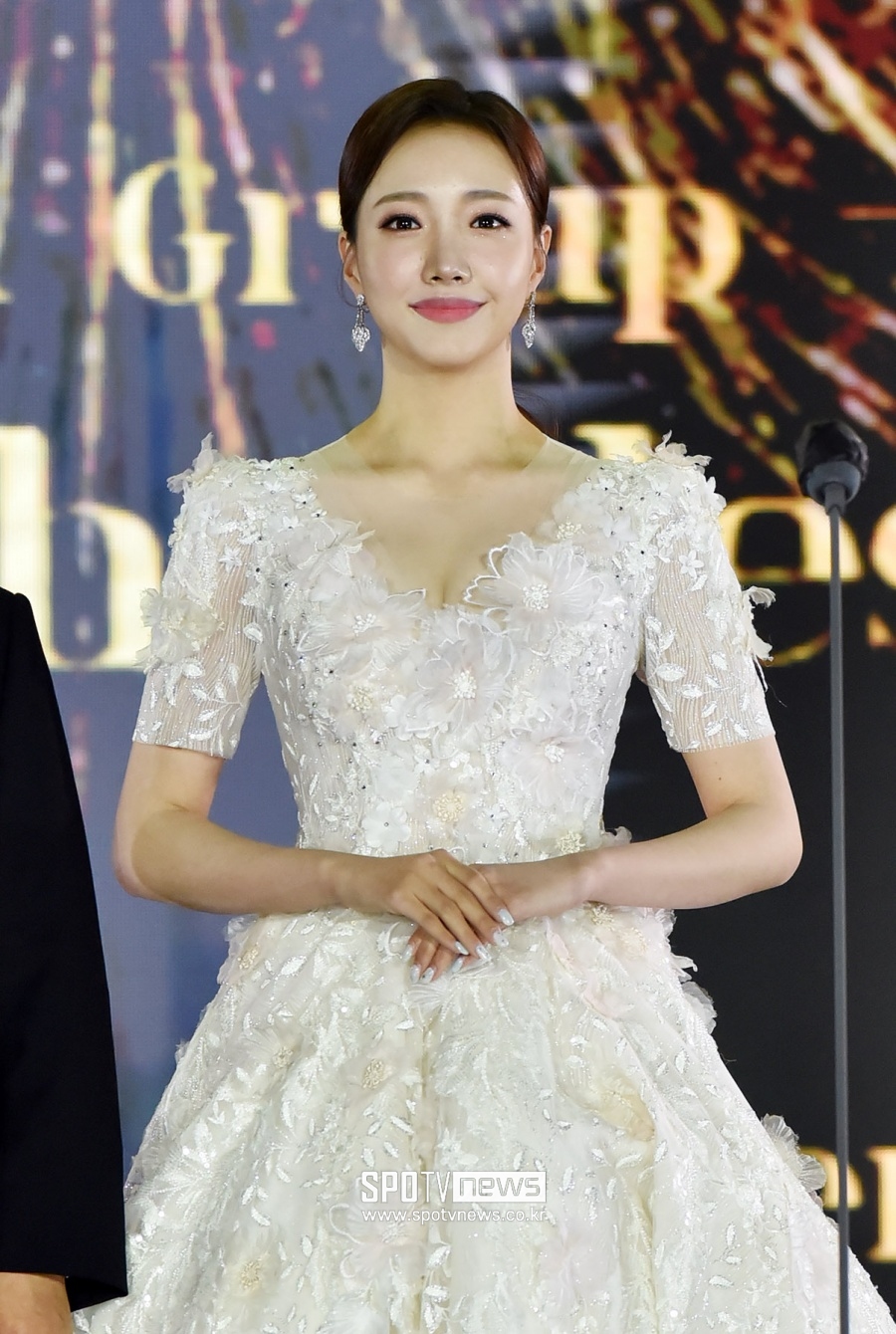 [포토]'2021 미스코리아 선' 김수진, "아시아모델어워즈 시상하러 왔어요"
