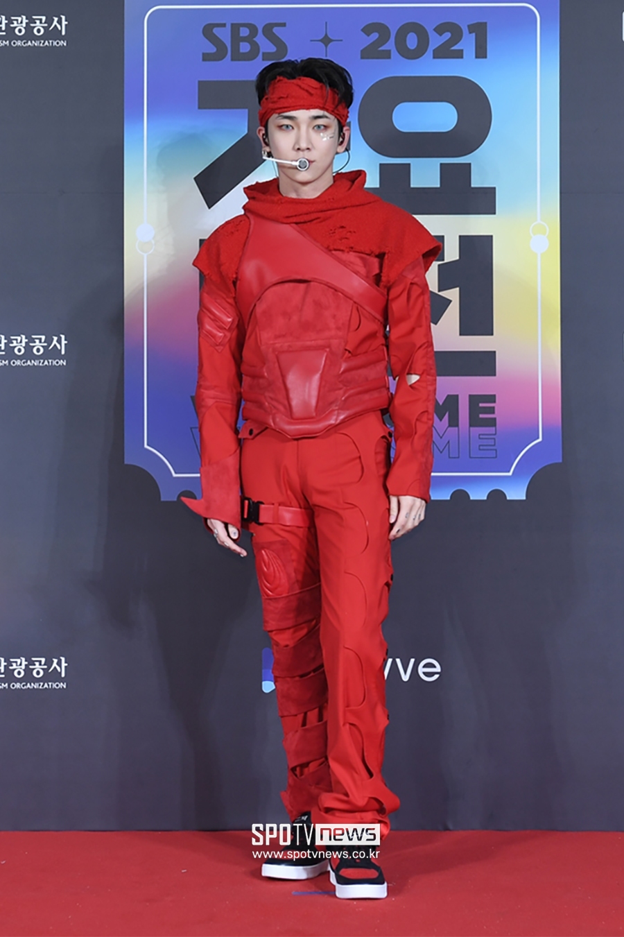 [포토S] 키, 머리부터 발끝까지 레드