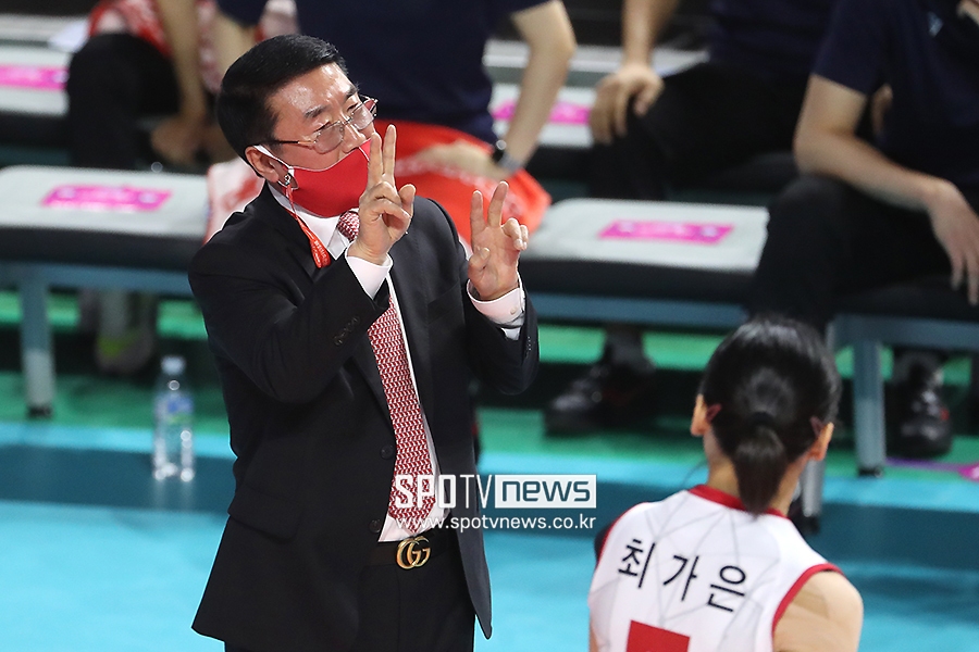 [포토S] 김형실 감독, '이번 작전은'