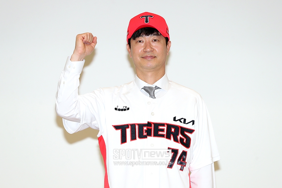 [포토S] 김종국 감독, '새로운 KIA를 향해'