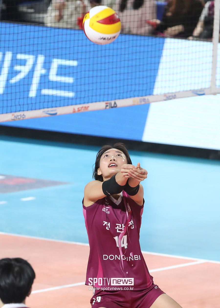 [포토S] 김혜원, '언더 토스도 안정적으로'