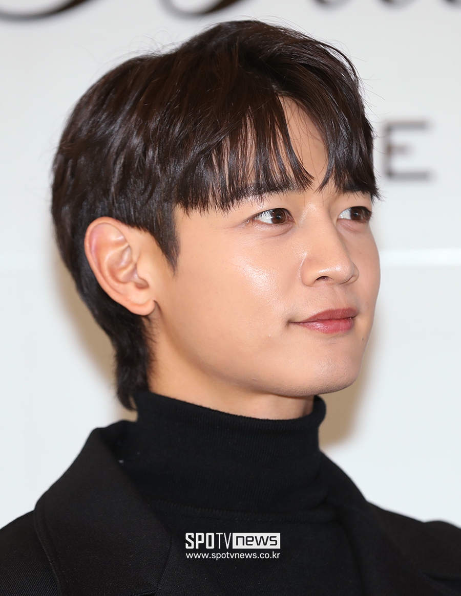 [포토S] 샤이니 민호, 작은 얼굴에 꽉 찬 이목구비