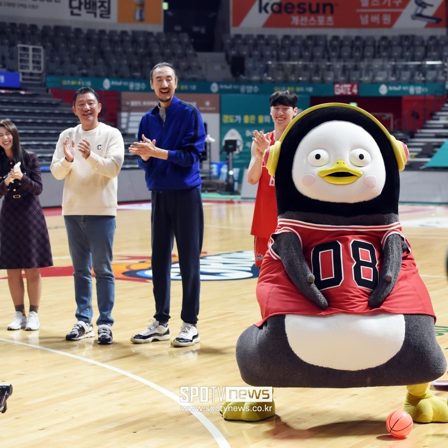 [포토]펭수 안에 안영미 귀신이 들어왔나, 장도연 귀신이 들어왔나