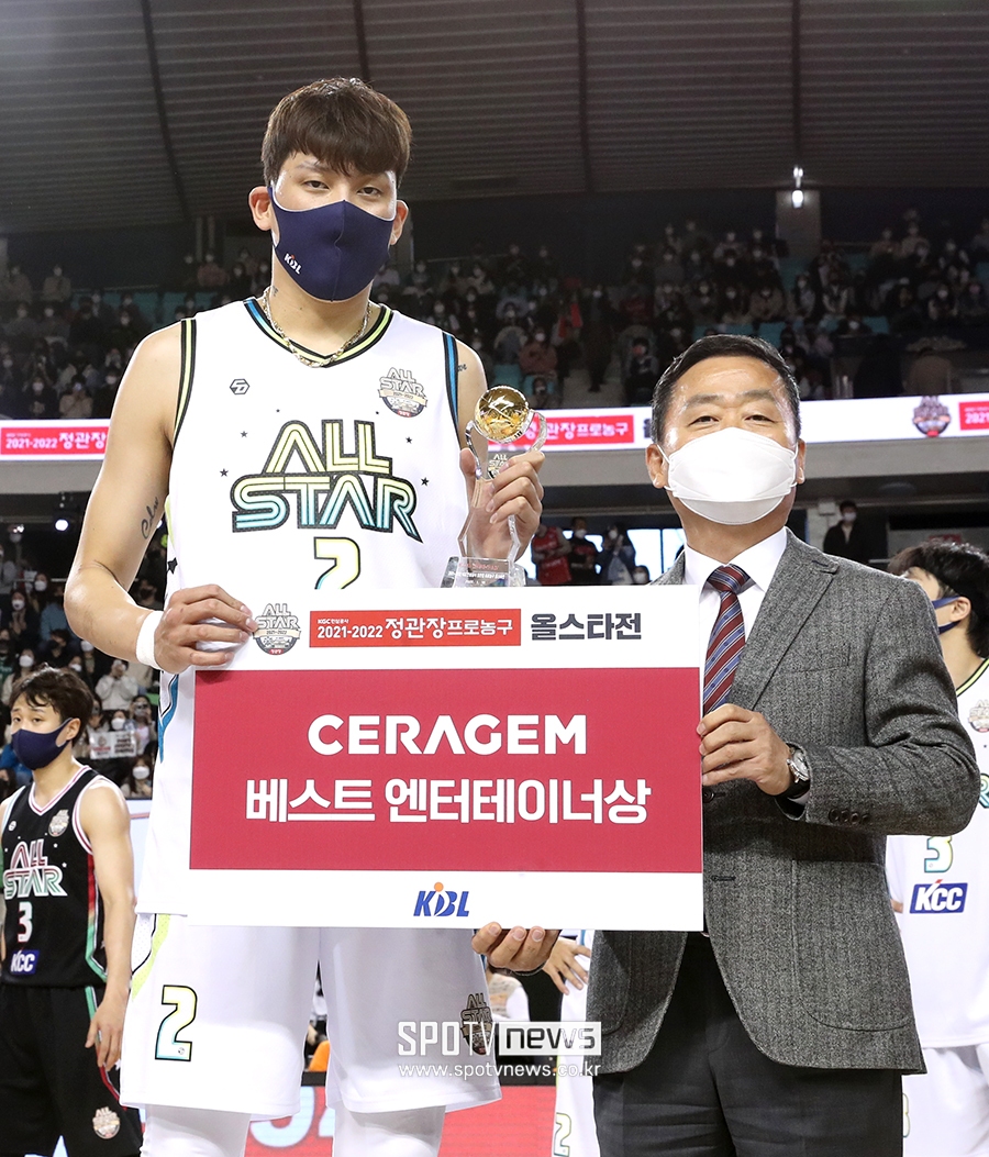 [포토S] 최준용, 베스트 엔터테이너상 수상