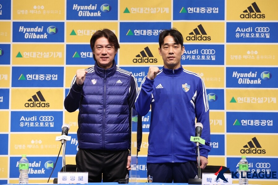 ▲ 홍명보 감독과 박주영(왼쪽부터) ⓒ한국프로축구연맹