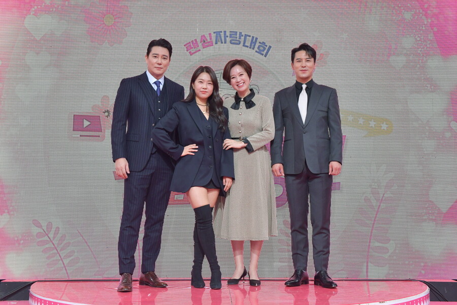 ▲ 가수 장민호가 19일 KBS2 '주접이 풍년' 제작발표회에 참석해 포즈를 취하고 있다. 제공|KBS