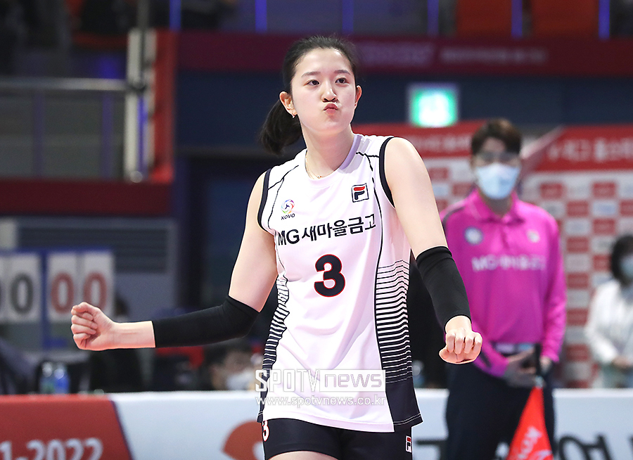 ▲ 이다현이 23일 광주 페퍼스타디움에서 열린 V리그 올스타전에서 멋진 춤사위를 선보이고 있다. ⓒ광주, 곽혜미 기자