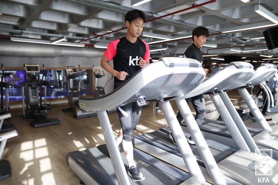 ▲ 한국 A대표팀이 기록적인 폭설로 이동에 차질이 생겼다. 터키에서 하루 더 체류하게 된다 ⓒ대한축구협회