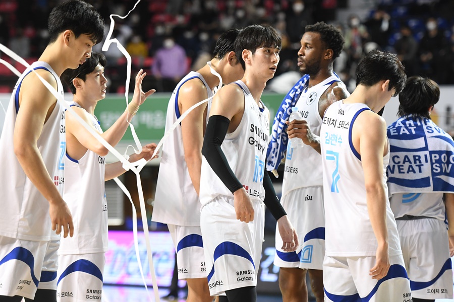 ▲ 서울 삼성 선수들 ⓒ KBL