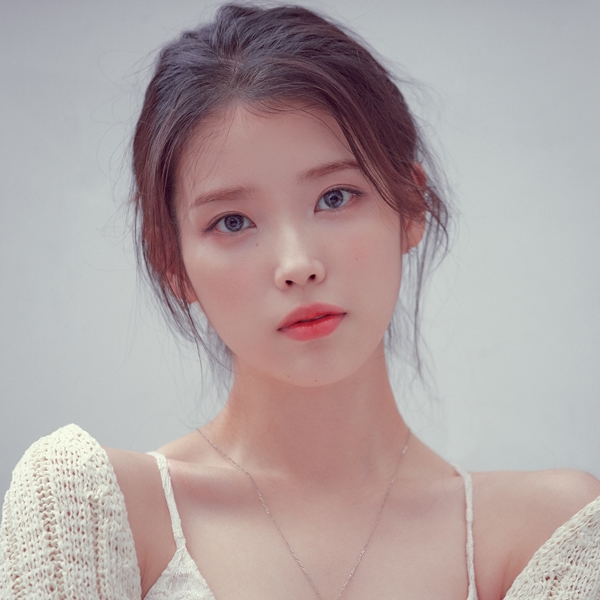 ▲ 강승원 2집 프로젝트에 참가한 아이유. 제공|이담엔터테인먼트