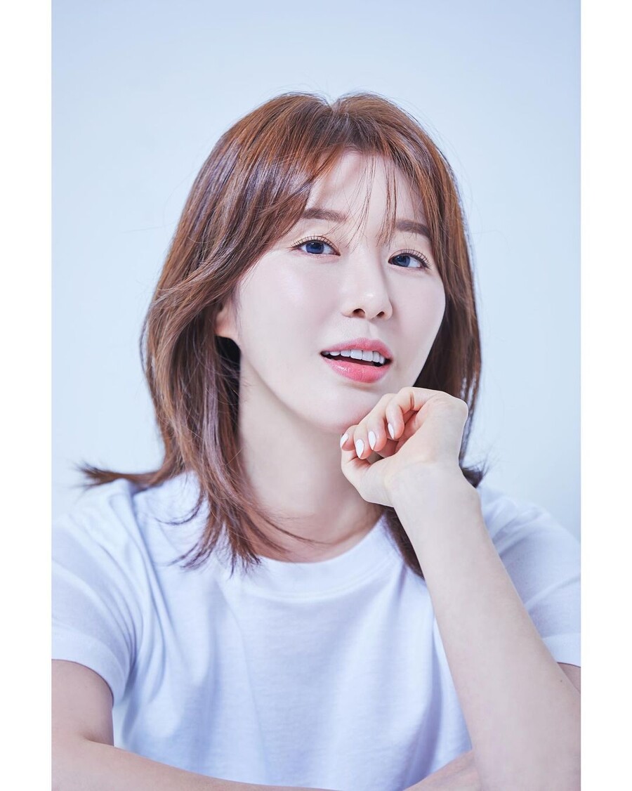 ▲ 나비. 출처| 나비 인스타그램