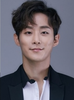 ▲ 배우 이충주. 출처| 씨제스엔터테인먼트