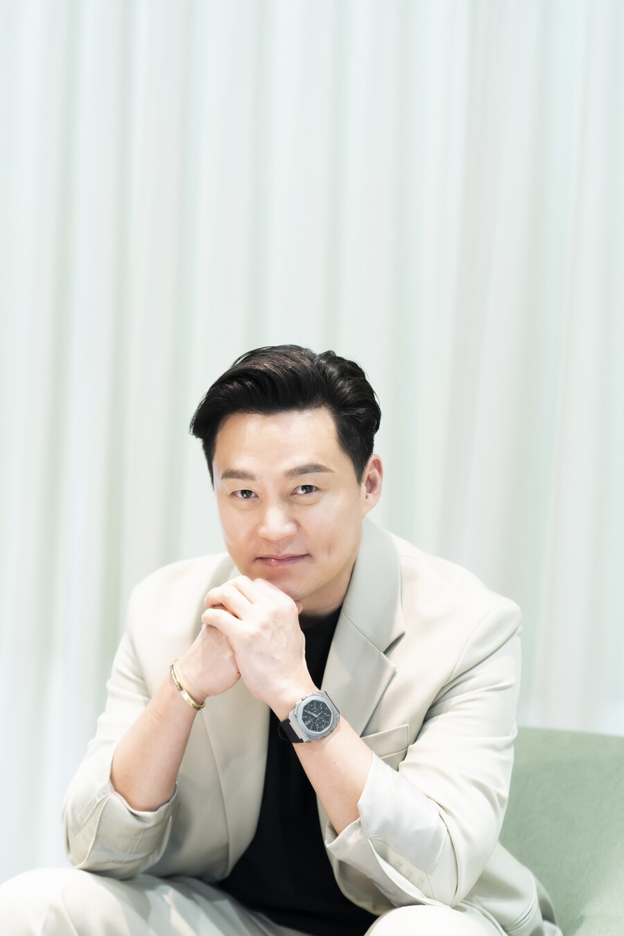 ▲ 티빙 '내과 박원장'에 출연한 배우 이서진. 제공|후크엔터테인먼트