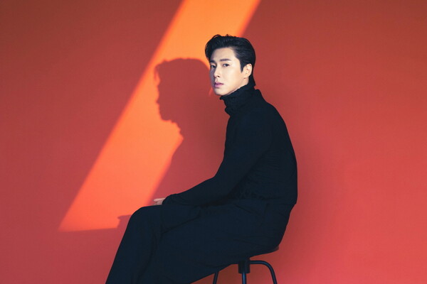 ▲ 새 앨범으로 일본 오리콘 정상을 차지한 유노윤호.제공|SM엔터테인먼트
