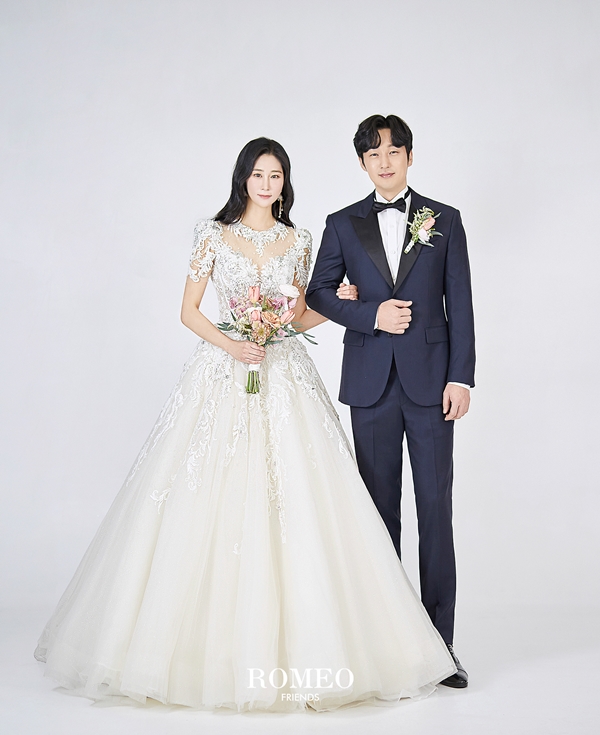[공식]배우 이승효, 정태우 여동생과 3월 1일 결혼…"개그 코드 잘맞아"