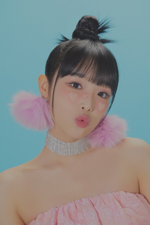 ▲ 첫 미니앨범 '스마일리'로 성공적인 솔로 신고식을 마친 최예나. 제공|위에화엔터테인먼트