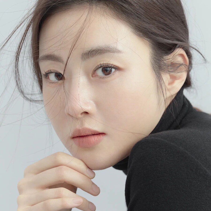 '한의사♥' 강소라, 딸 낳고 더 아름다워졌네…자아도취 부르는 미모