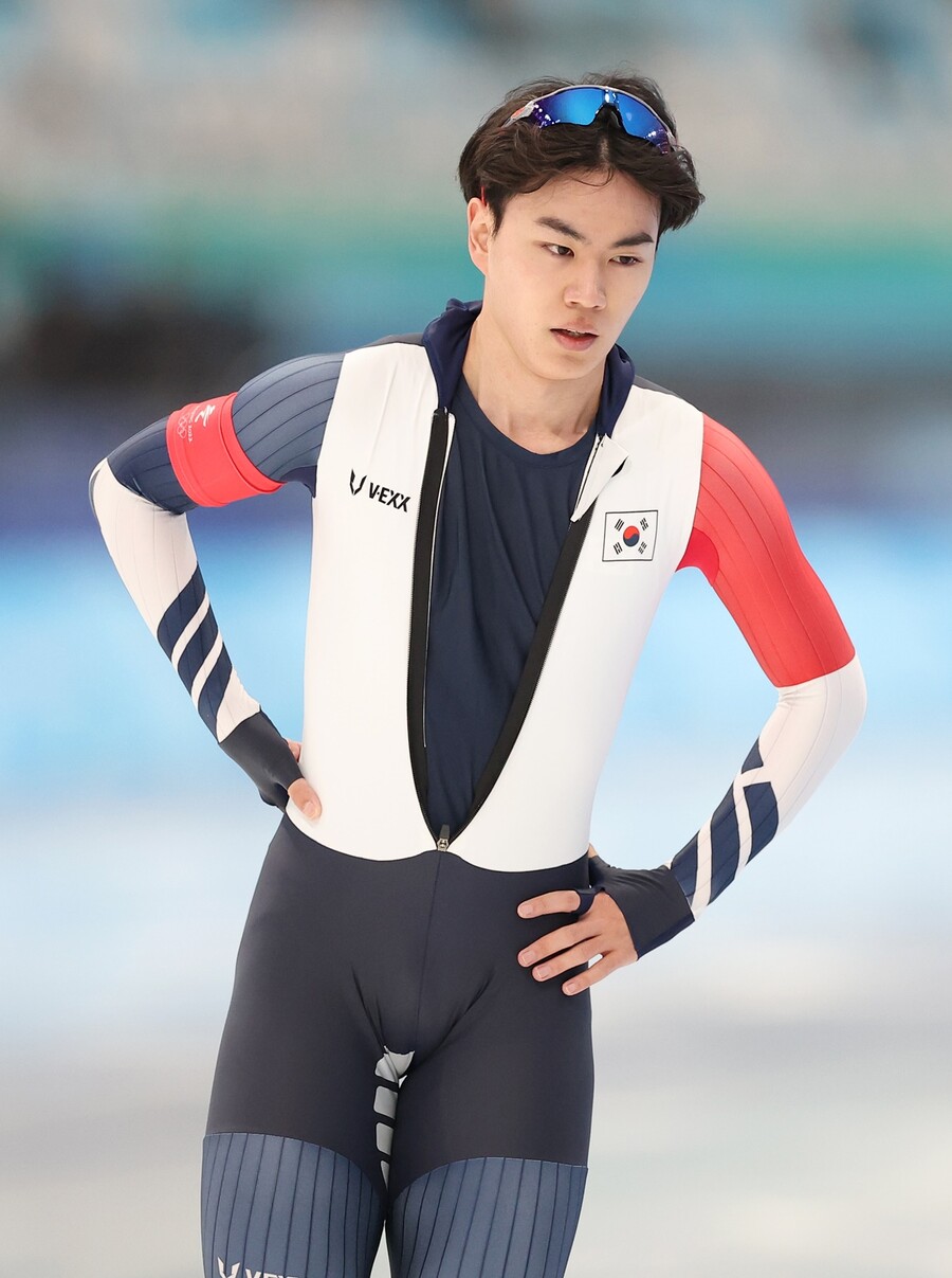 ▲ 김민석이 18일 중국 베이징 국립스피드스케이팅오벌에서 열린 베이징올림픽 스피드스케이팅 남자 1000m 경기를 마친 뒤 숨을 고르고 있다. ⓒ연합뉴스