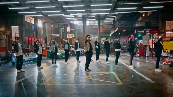 트레저, '직진' 댄스 퍼포먼스 비디오 공개