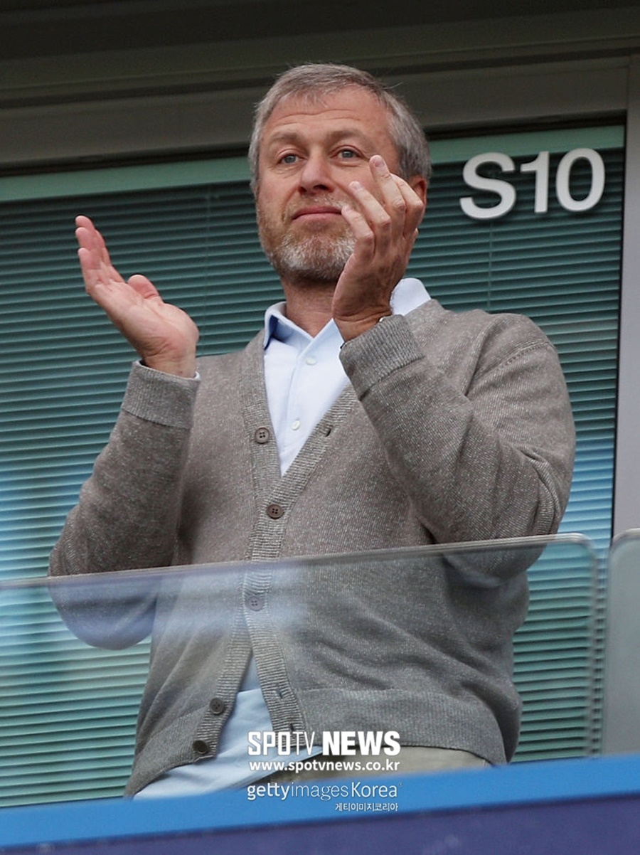 '푸틴 친구' 첼시 구단주 로만, 영국 거주 금지됐다