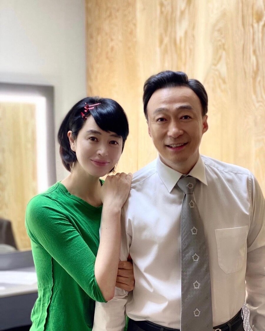 ▲ 김혜수(왼쪽)과 이성민. 출처|김혜수 인스타그램