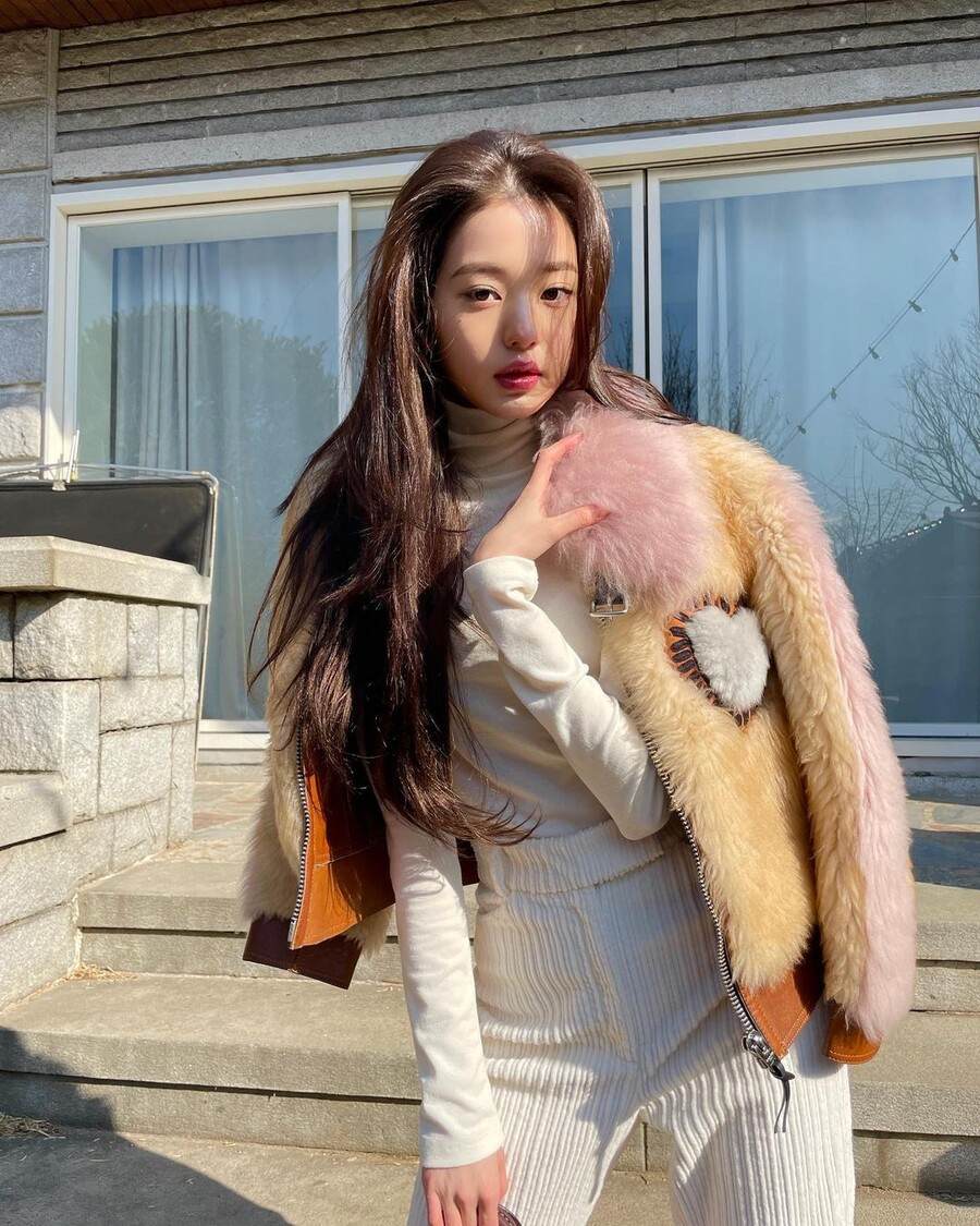 장원영, 도대체 다리길이가 얼마야…대충 짝다리만 짚어도 12등신