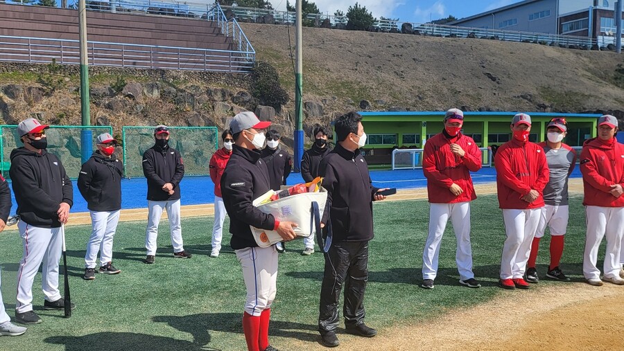 ▲ 신세계 이마트 그룹은 올해도 야구단에 아낌없는 지원을 하며 선수들을 격려했다 ⓒSSG랜더스