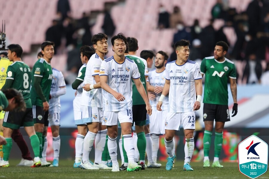 ▲ 울산 현대가 전북 현대를 1-0으로 꺾고 1위로 복귀했다. ⓒ한국프로축구연맹
