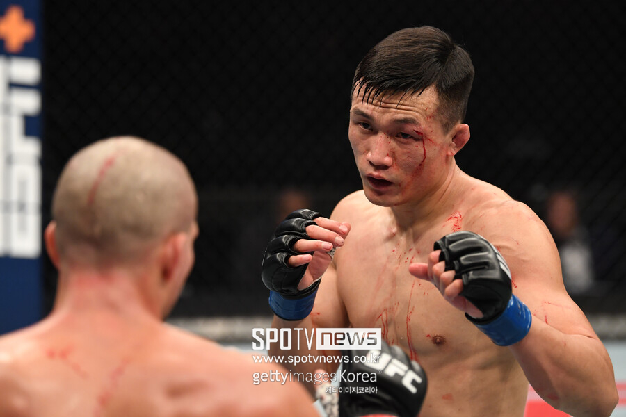 ▲ 정찬성이 출격하는 UFC 273 포스터가 공개됐다.