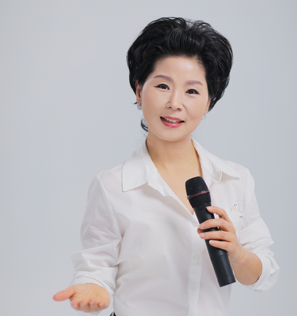신우리, 자신의 인생 스토리 담은 신곡 ‘내 인생의 무지개’로 가수 인생 2막 연다