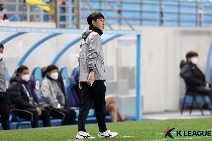▲ 부리람 유나이티드 감독 ⓒ한국프로축구연맹