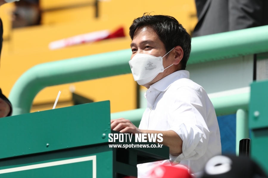 ▲ 인수 이후 야구단에 아낌없는 투자를 이어 가고 있는 정용진 SSG 구단주 ⓒ곽혜미 기자