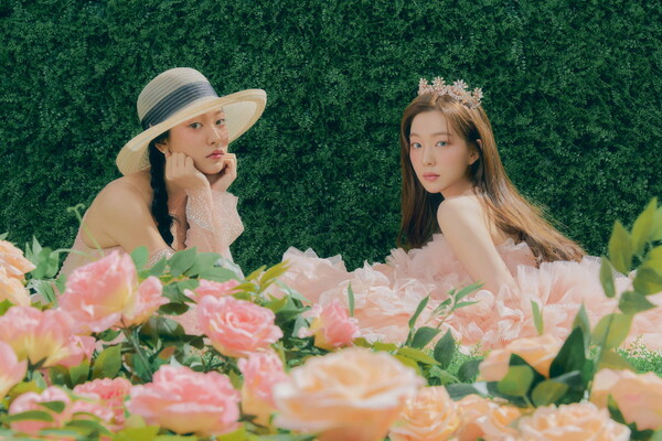 ▲ 레드벨벳 새 미니앨범 ‘더 리브 페스티벌 2022 - 필 마이 리듬' 예리(왼쪽) 아이린 티저. 제공|SM엔터테인먼트