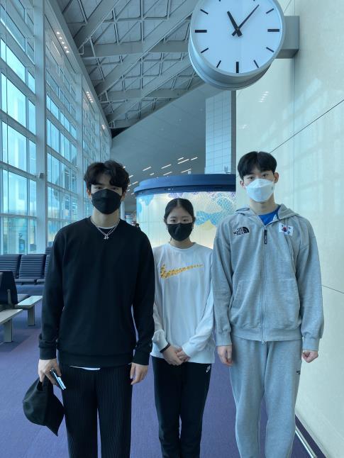 차준환-이시형-이해인, 피겨선수권대회 메달 노린다…프랑스 몽펠리에로 출국