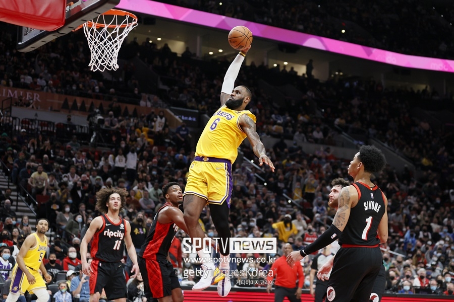 ▲ 르브론 제임스. 40살을 바라보는 나이에도 NBA 최정상급 운동능력을 자랑한다.