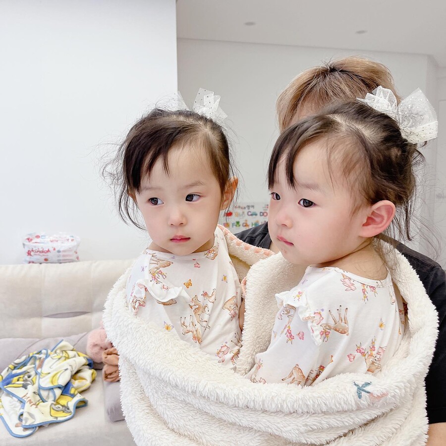 ▲ 최민환, 율희 부부 딸 쌍둥이. 출처| 율희 인스타그램