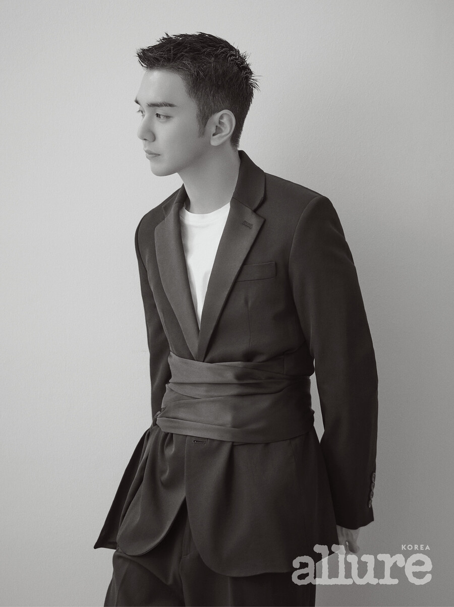 YG 간 유승호, 스타일 확 바뀌었네…남성美+소년美 다 잡은 비주얼