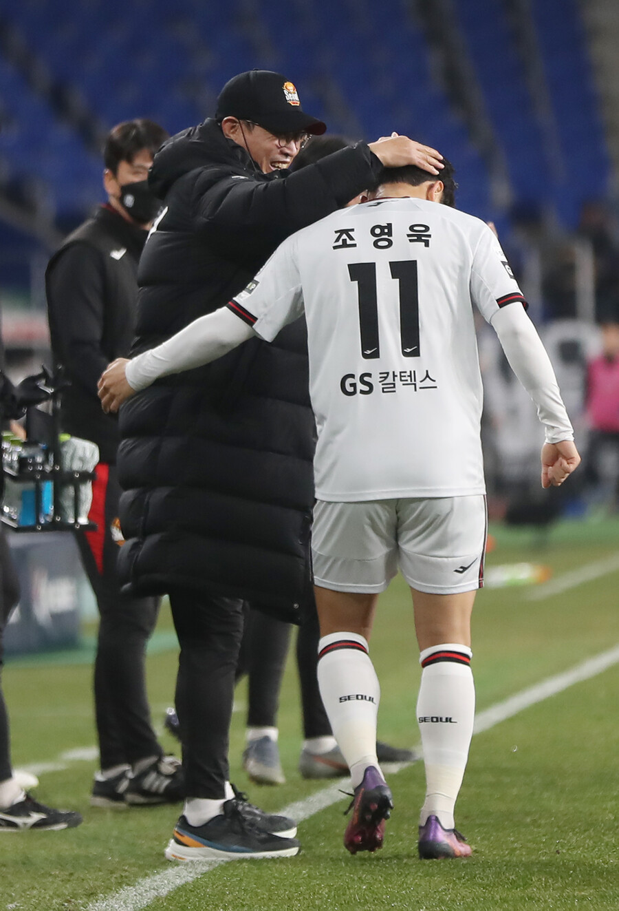 ▲ 지난 11일 울산 현대와 K리그1 5라운드를 지휘했던 안익수 FC서울 감독, 이 경기를 치른 뒤 코로나19 확진 판정을 받았다. ⓒ연합뉴스