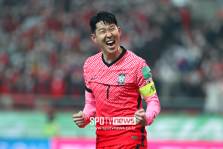 ▲ 엄청난 무회전포! 선제골을 기록한 손흥민. ⓒ곽혜미 기자